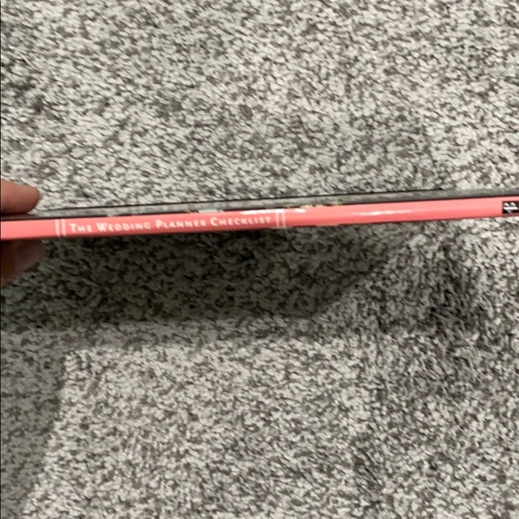 NEW - The wedding planner checklist - Picture 2 of 3